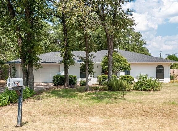 3rd image of 2611 W Highland Dr