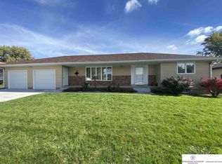 302 N Hickory St, Norfolk, NE 68701