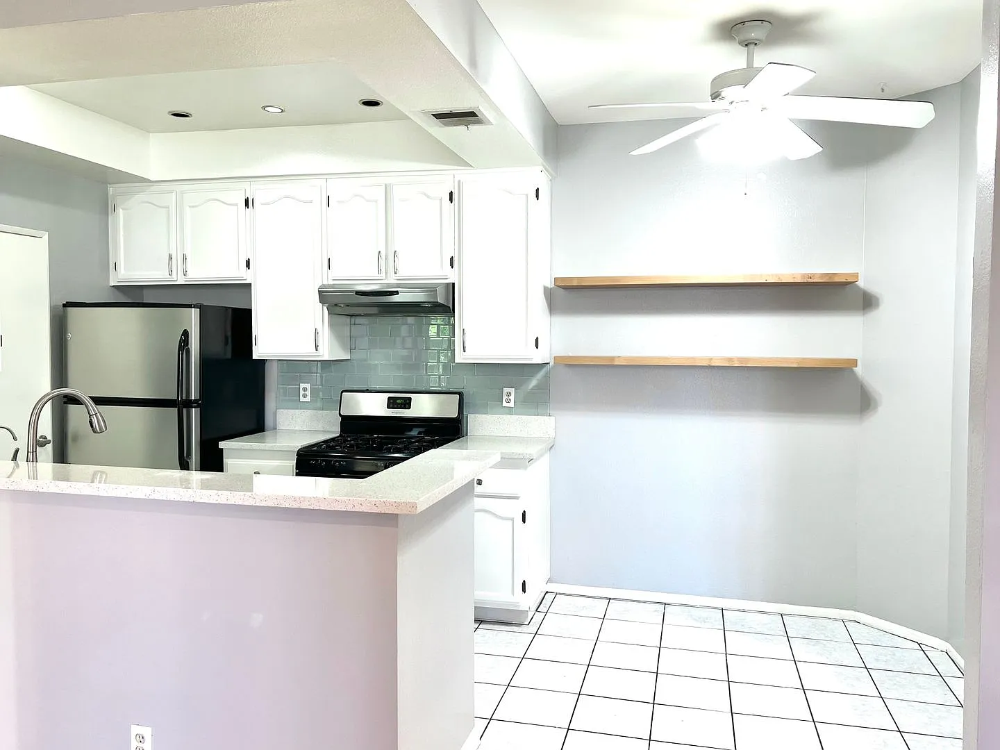 2BD/2BA Condo w/ Laundry, Dishwasher, Ample Parking, EV Charging — Photo 2