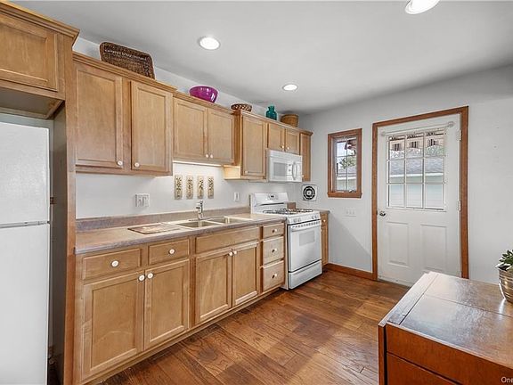 5th image of 12 Buena Vista Ave