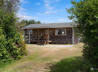 4 Waikiki St, Ocean City, WA 98569