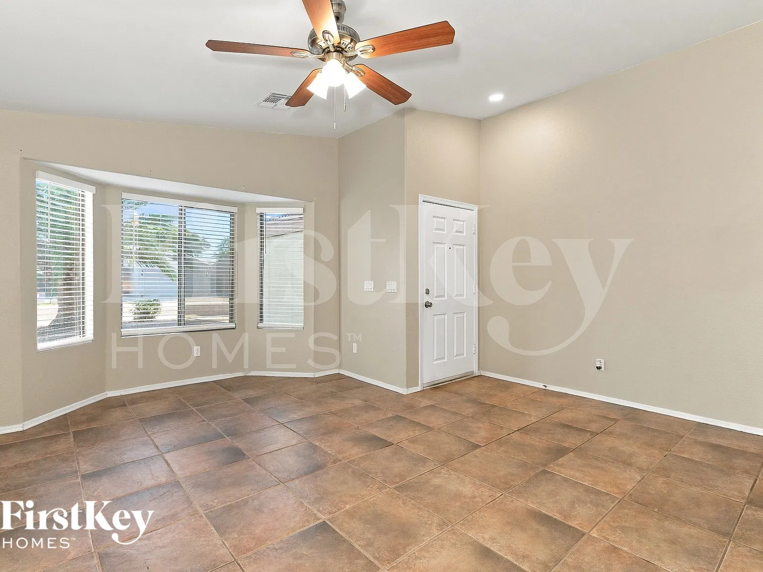 3 bed, 2.0 bath, 1057 sqft, $1,695 — Photo 4