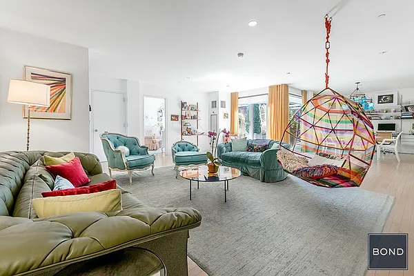 Sold by Bond New York | media 1