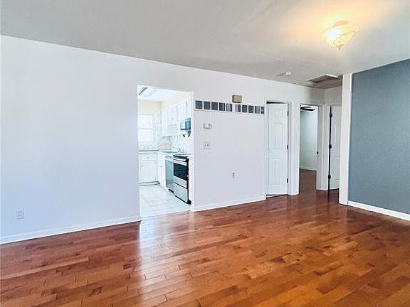 2nd image of 1608 Ville Cecelia Ln
