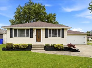 72 Greenmeadow Dr, West Seneca, NY 14224