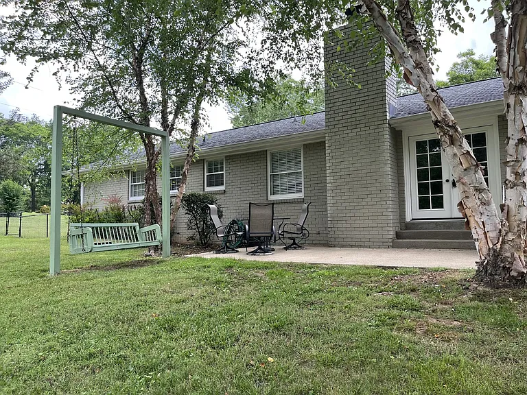 810 Davis Dr — Photo 26