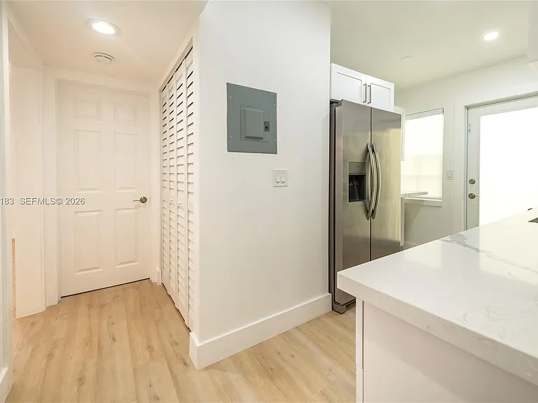 809 NE 17th Ave #4 — Photo 22