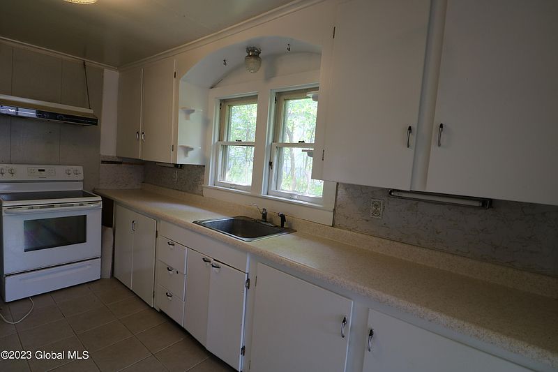 3rd image of 79 Montgomery Street