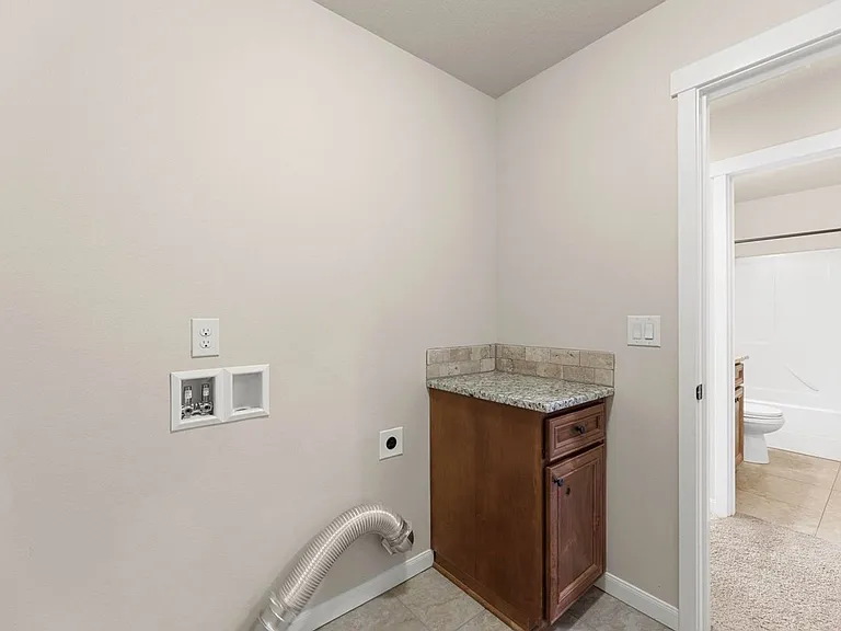 212 N 33rd Ct — Photo 28