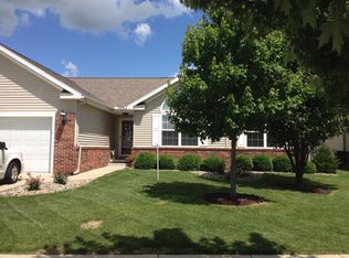 6 Rosewood Ct, Bloomington, IL