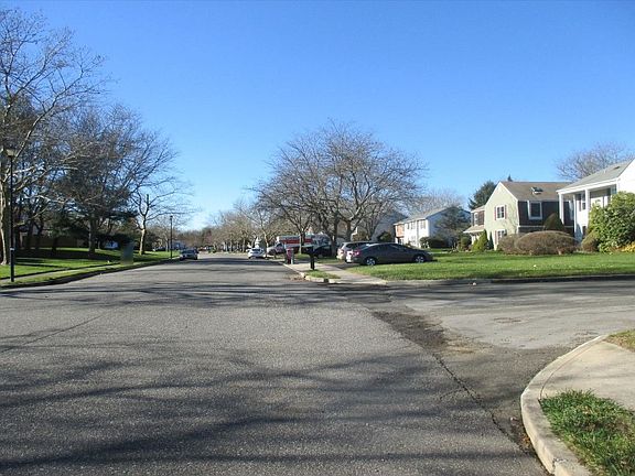 3rd image of 42 Federal Ln
