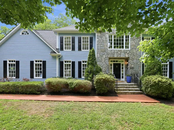 301 Lake Hogan Farm Rd, Chapel Hill, NC 27516