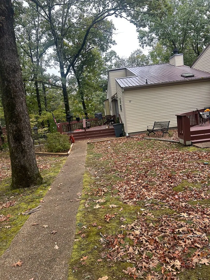 2 bed, 2.0 bath, 912 sqft, $1,095 — Photo 2