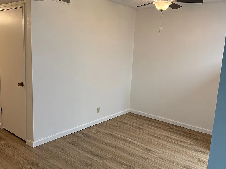 Avenue West Apartments — Photo 33