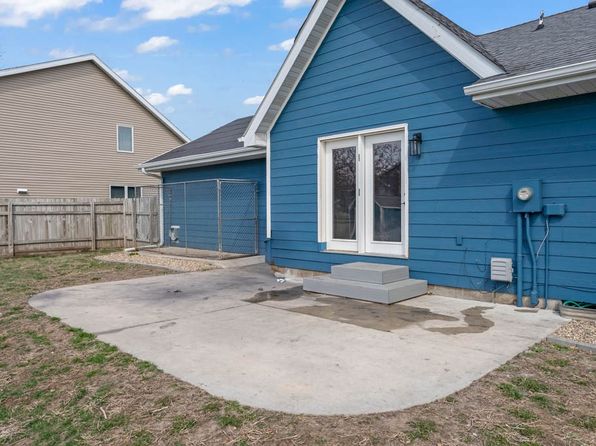2313 N 7th Ave E, Newton, IA 50208