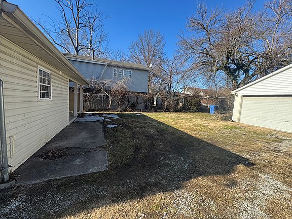 5th image of 945 Dayton Ave