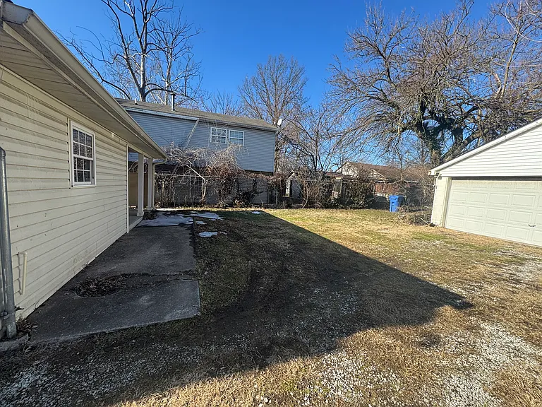 945 Dayton Ave — Photo 5