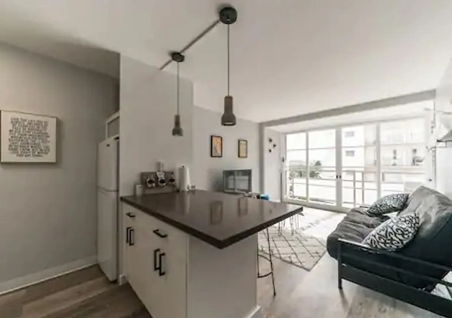 Renovated/ Furnished 1/1- ALL Utilities Included with Parking! — Photo 2