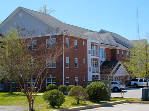 2 bed, 2.0 bath, 1229 sqft, $1,925, 201 Carols Pl #12, La Plata, MD 20646