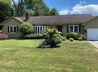 20 Mashuena Dr, Warwick, RI 02888