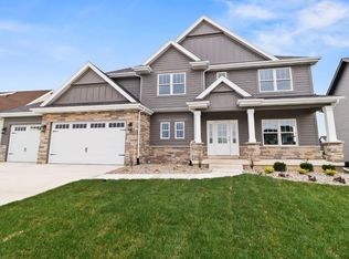 13425 Waterleaf Dr, Saint John, IN 46373