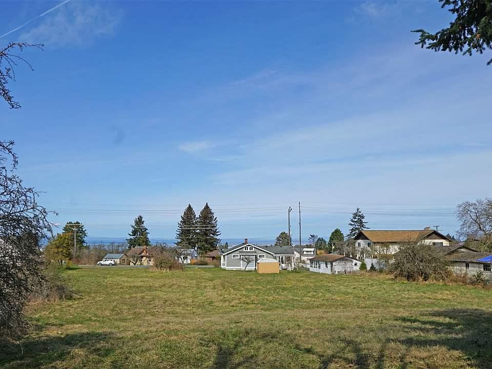 1st image of 532 E Lauridsen Blvd