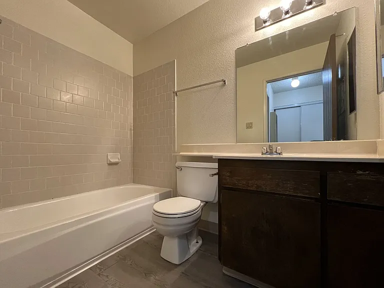 2440 Cochran Rd — Photo 13