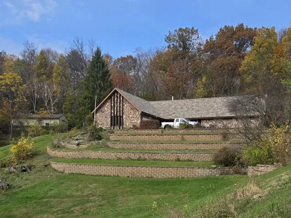 N4653 Crestwood LANE, Onalaska, WI 54650