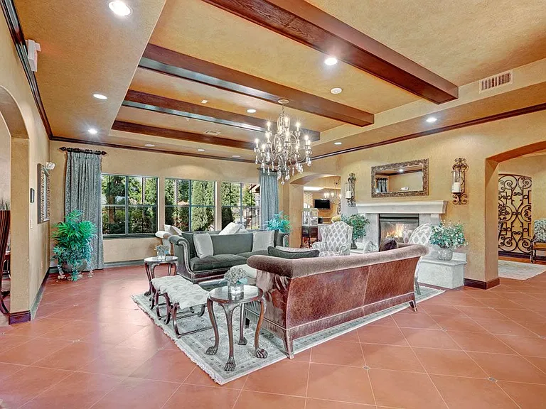 Tuscany at Faudree — Photo 18