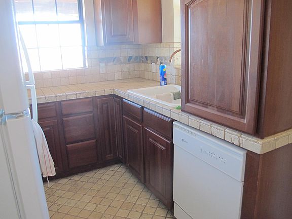 4th image of 534 W Hill St
