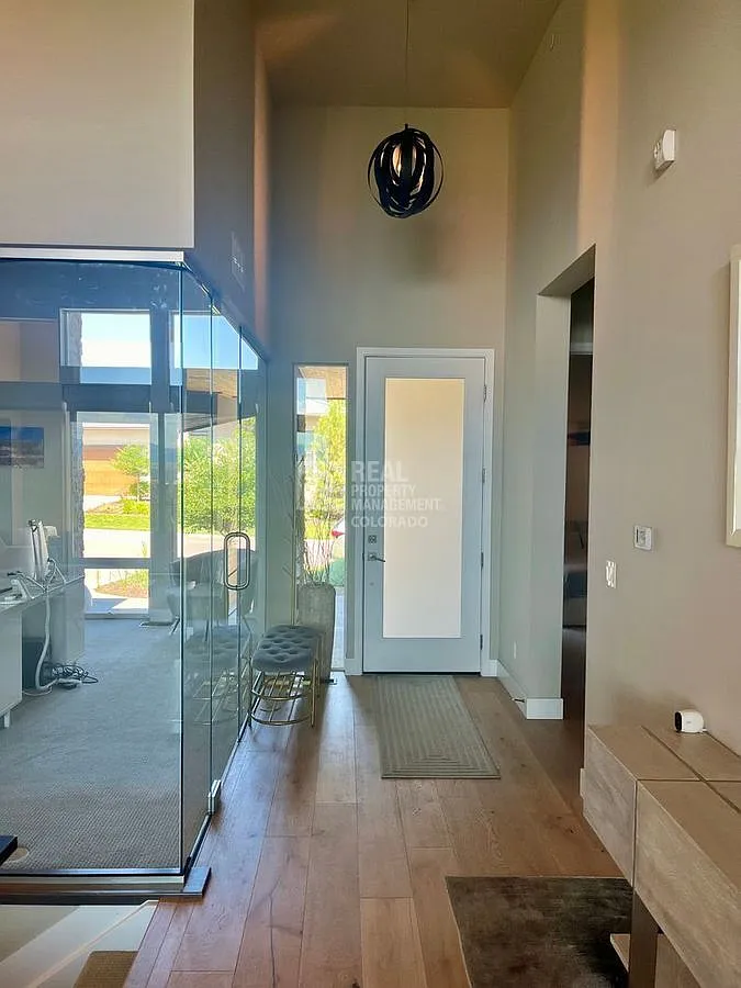Luxury Living at Its Finest in Castle Pines — Photo 3