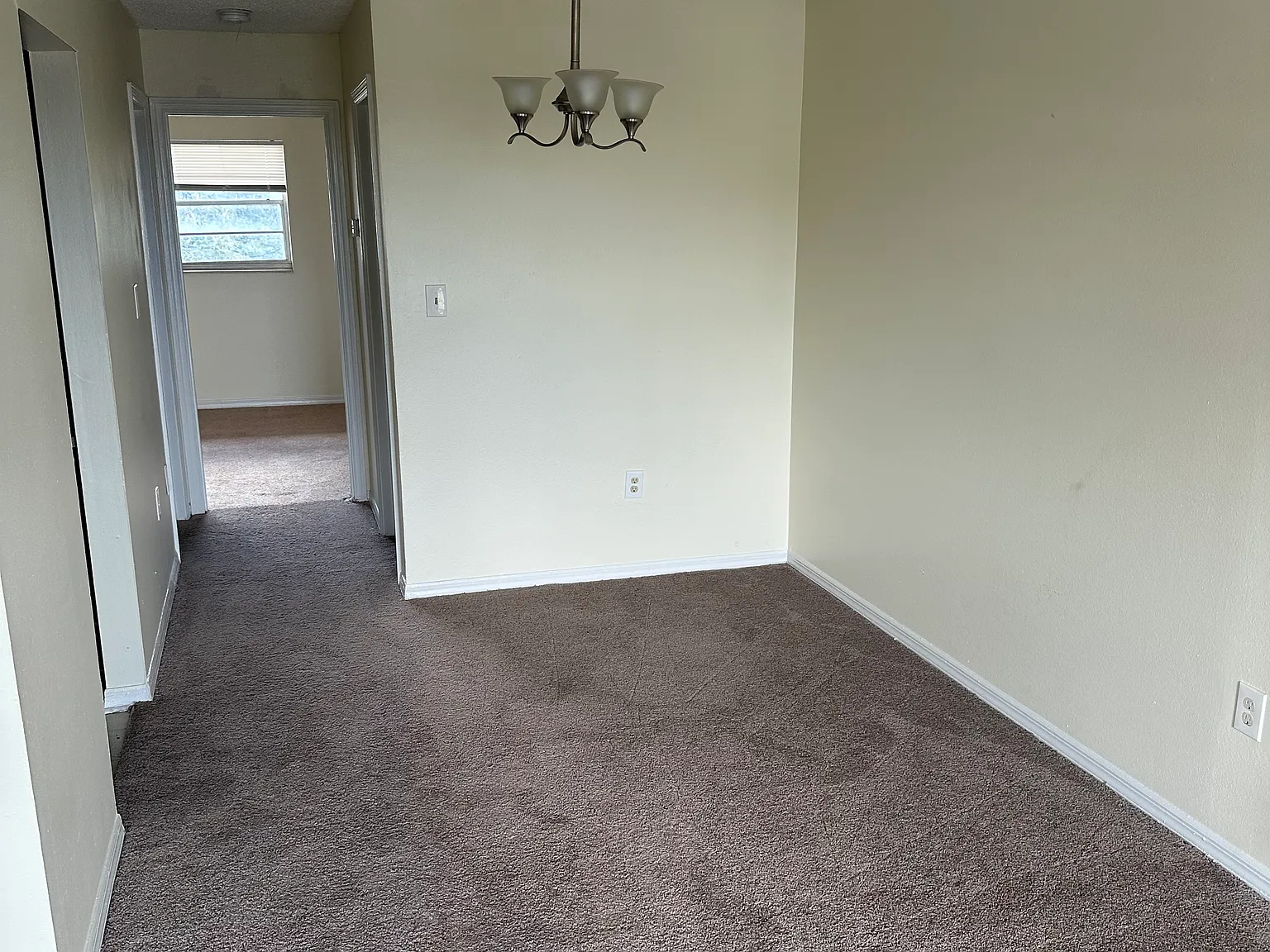 1 bed, 600 sqft, $1,050 — Photo 2