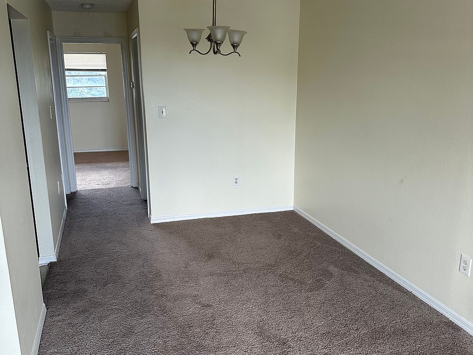 2nd image of 940 S Lakeshore Way #C3