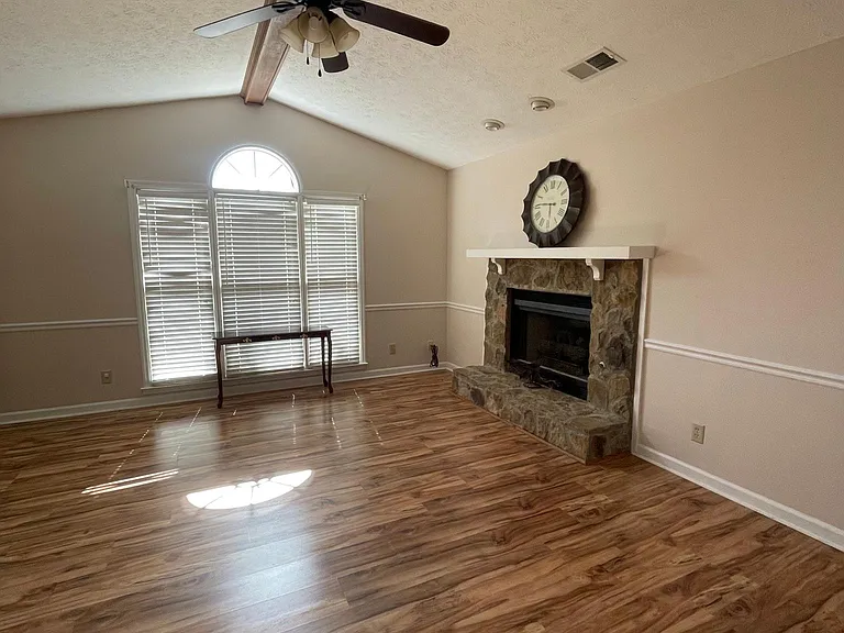 7004 Robins Nest Dr — Photo 7