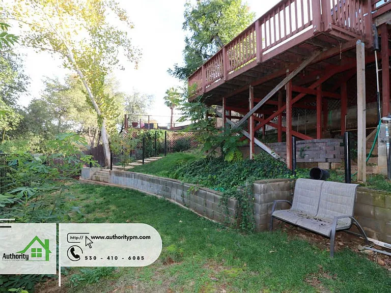 875 Lakeview Dr — Photo 36