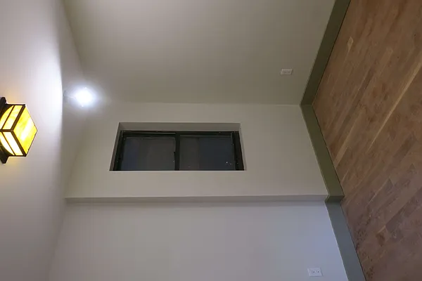 Rented by Joel Weisz, LREB | media 23