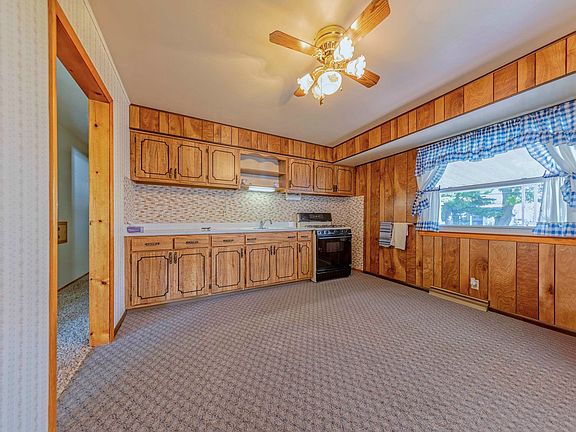 2nd image of 1233 Monterey Ln
