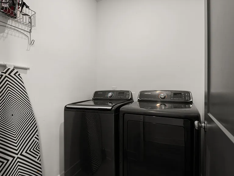 629 W Iris Dr #5 — Photo 20