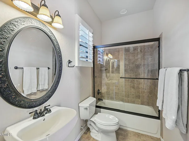 351 N Cloverfield Cir — Photo 46