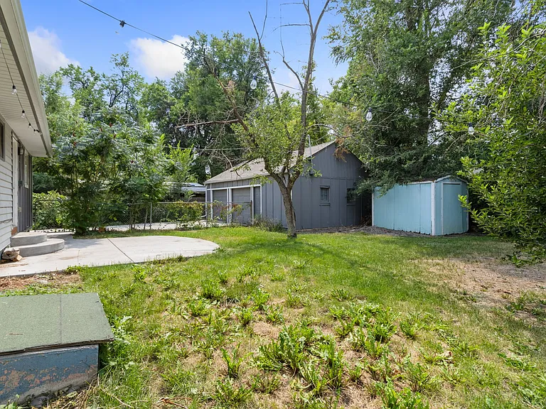 623 Colorado St — Photo 20