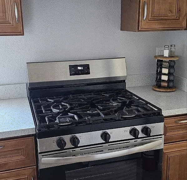 9425 Cherry St — Photo 13