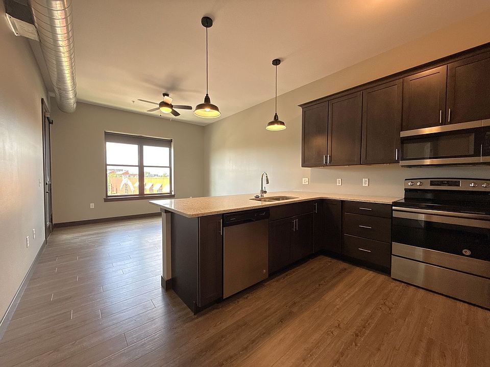 1st image of 329 12th Ave SE APT 200