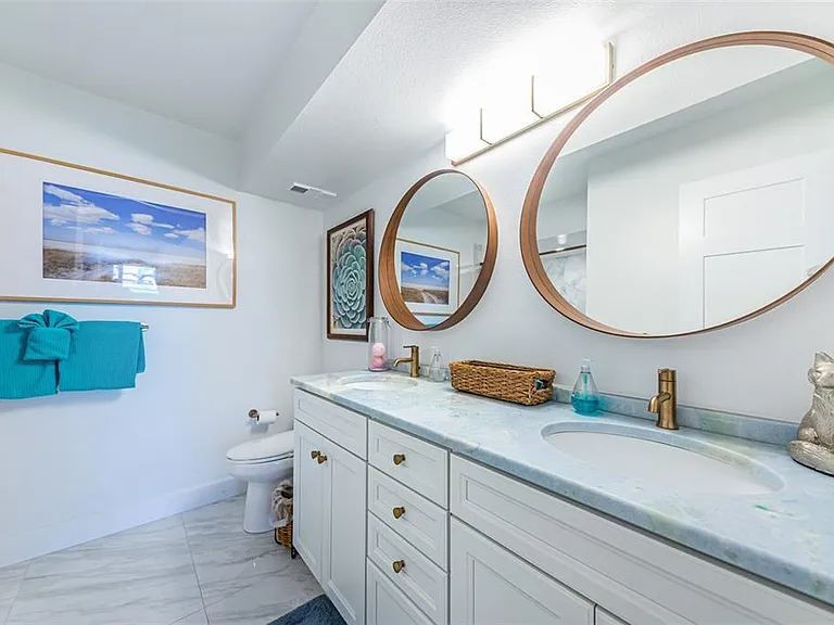 5901 Bahia Del Mar Cir #122 — Photo 11