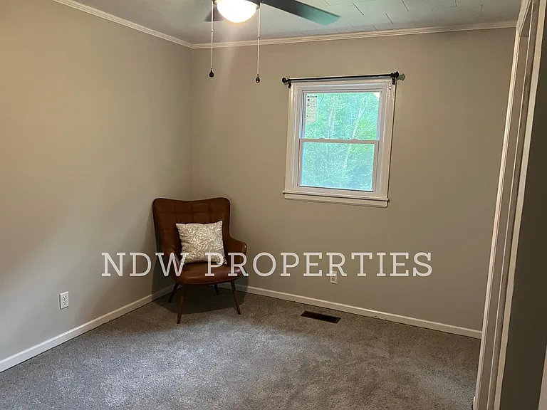 3042 Forrester St — Photo 9