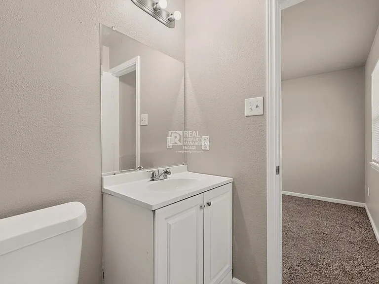 303 Westwood Dr — Photo 13