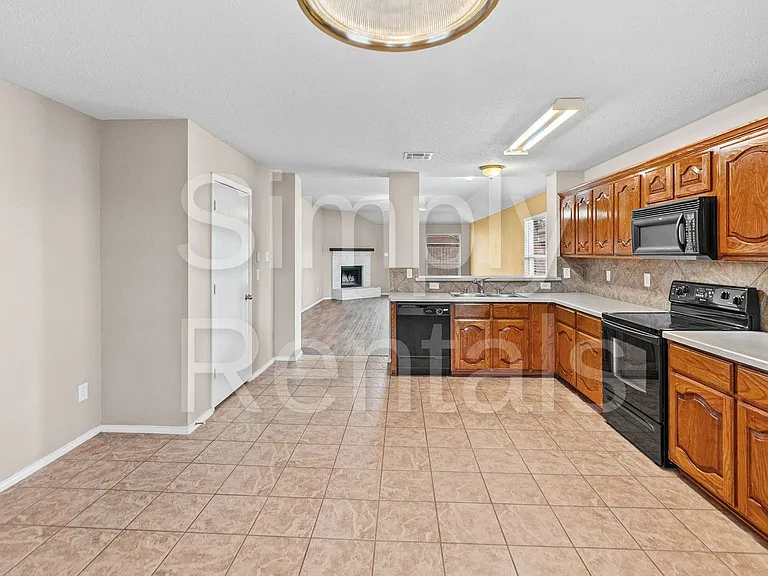 6915 Justin Ln — Photo 11