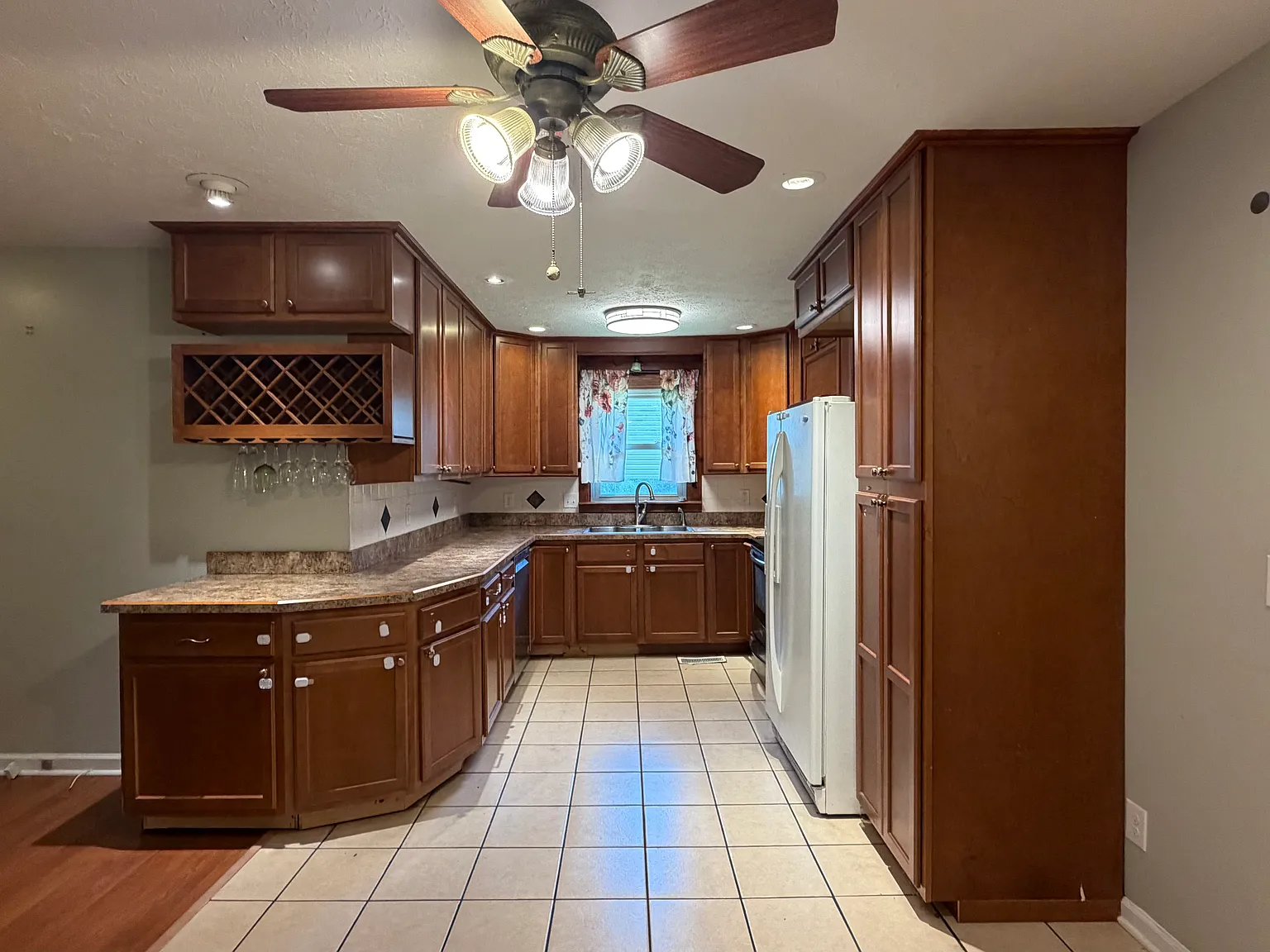 146 Celeste Ln — Photo 3