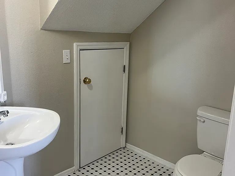 2035 Fluorshire Dr — Photo 9