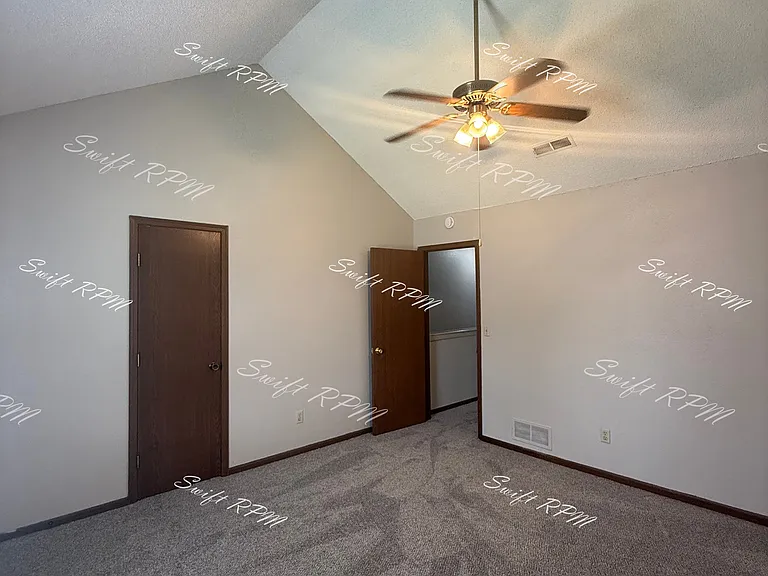 529 NE Churchill St #2-1 — Photo 7