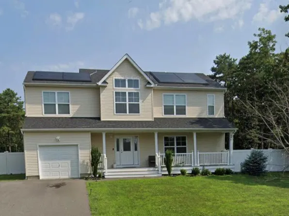 1703 Fire Avenue, Medford, NY 11763